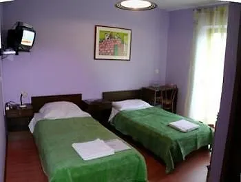 Hotell Micika 3*