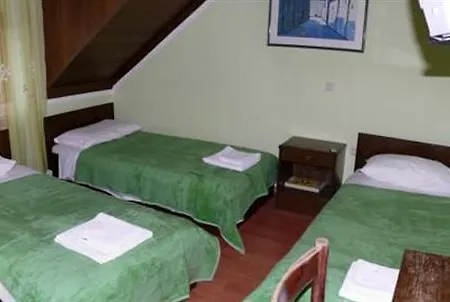 Micika Hotell 3*